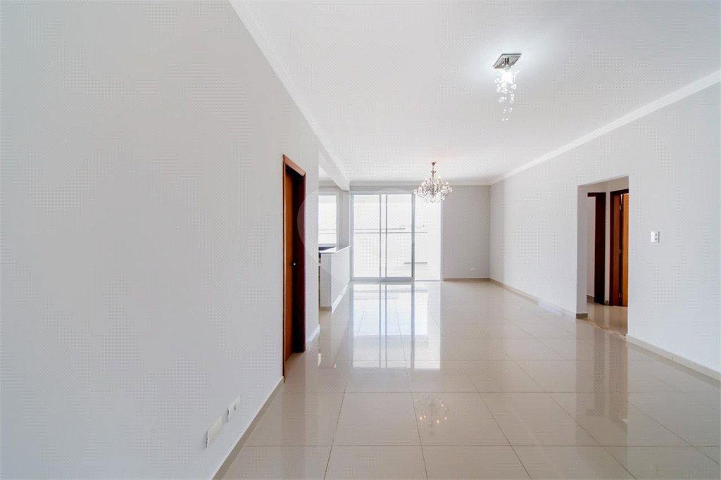 Casa à venda com 4 quartos, sendo 3 suítes,  no condomínio Parque Esplanada, Votorantim - SP