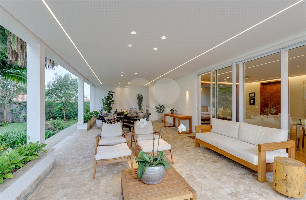 Casa Térrea à venda ou para alugar com 4 suítes em Alto da Boa Vista, São Paulo, SP