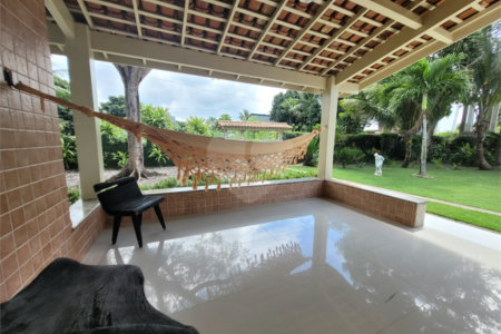 Casa à venda com 4 quartos, sendo 2 suítes, no Centro, Santa Cruz Cabrália, BA