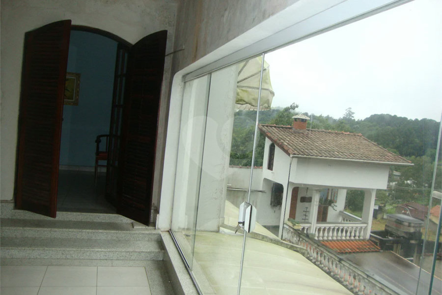 Chácara à venda com 5 quartos, sendo 2 suítes, em Jardim Arujá, Arujá, SP