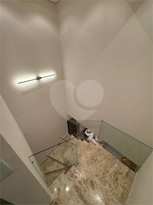 Apartamento duplex de 102 m² com 2 dormitórios, sendo 1 suíte, 3 banheiros, área gourmet e 1 vaga de garagem. Conforto, estilo e exclusividade em um só imóvel!