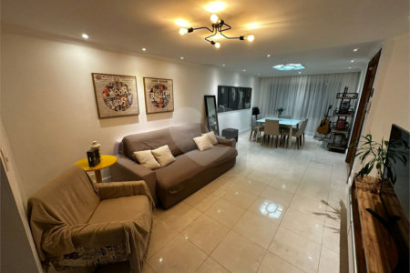 Sobrado Reformado à venda na Saúde c/160m2 - 3 Quartos/1 Suíte/2 Vagas de garagem