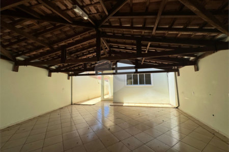 Casa á venda, com 3 dormitórios, no bairro Planalto paraíso em São Carlos.