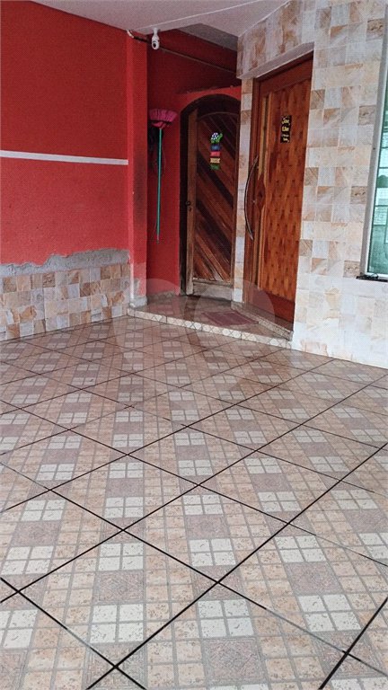 Sobrado à venda com 3 quartos, sendo 1 suíte,  em Vila Nova Cintra, Mogi das Cruzes, SP