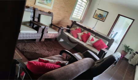 Casa à venda com 4 quartos, sendo 1 suíte,  em Jardim Celani, Salto, SP