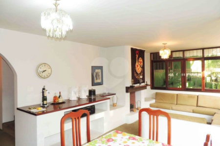 Casa de Vila à venda com 4 quartos, sendo 2 suítes, em Jardim dos Estados, São Paulo, SP