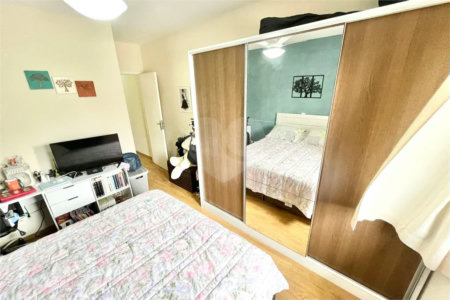 Sobrado à venda com 3 quartos, sendo 1 suíte, em Vila Vitório Mazzei, São Paulo, SP