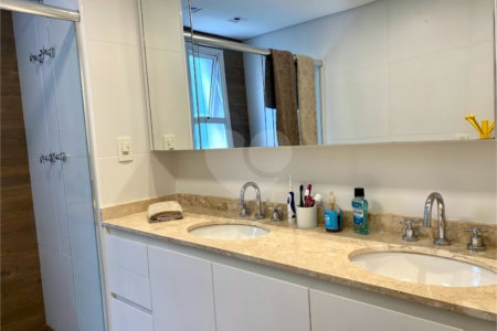 Apartamento à venda com 3 suítes em Vila Suzana, São Paulo, SP