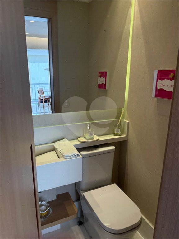 Apartamento à venda com 3 quartos, sendo 1 suíte,  em Jardim Leonor Mendes de Barros, São Paulo, SP