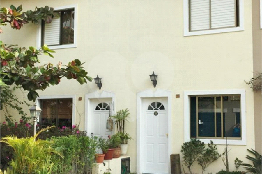 Casa à venda com 2 quartos, sendo 1 suíte, no condomínio Villas de São Francisco I, São Paulo - SP