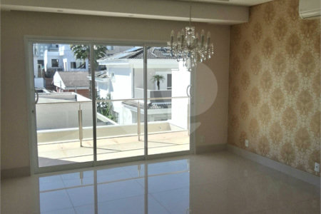 Casa à venda com 3 suítes no condomínio Portal do Jequitibá, Valinhos - SP