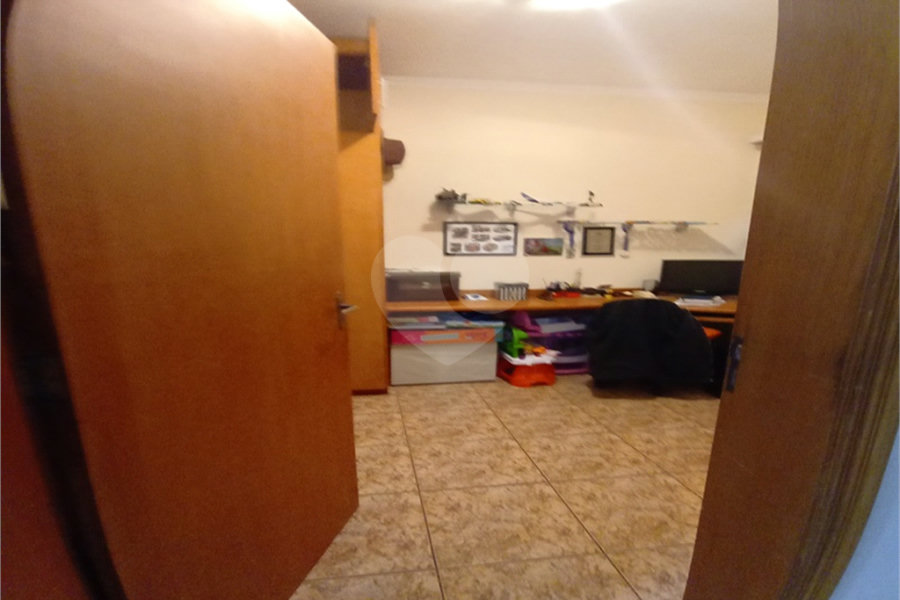 Sobrado à venda com 4 quartos, sendo 1 suíte, em Tremembé, São Paulo, SP