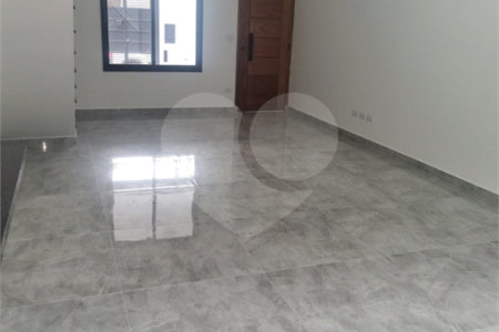 Sobrado à venda com 3 quartos, sendo 1 suíte, em Vila São Paulo, São Paulo, SP
