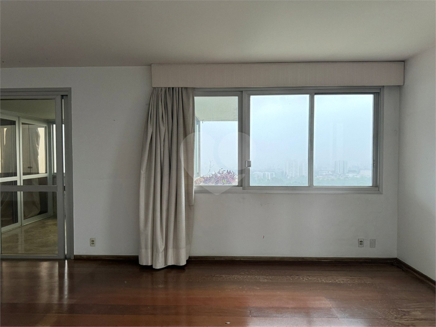 Apartamento à venda com 4 suítes em Jardim Marajoara, São Paulo, SP