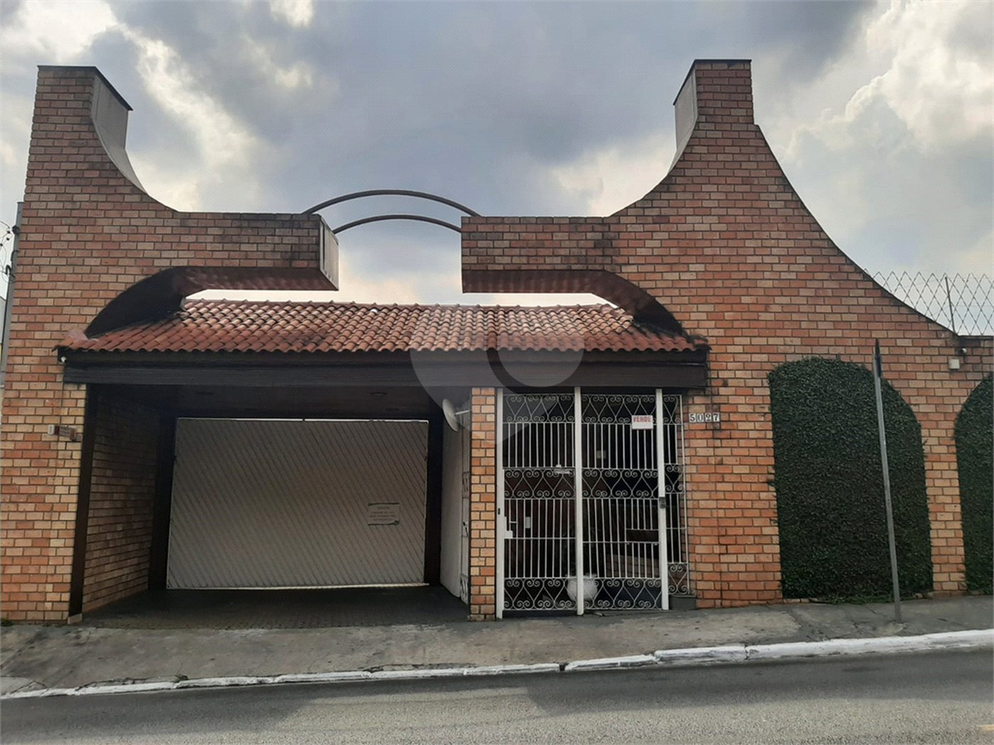 Casa à venda com 3 quartos, sendo 1 suíte, no condomínio Cantareira Park, São Paulo - SP