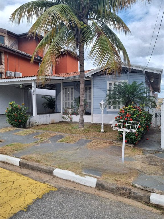 Casa à venda com 4 quartos, sendo 1 suíte, no condomínio Parque Ibiti do Paço, Sorocaba - SP