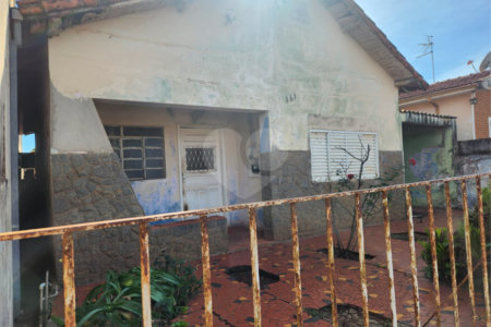 Casa à venda com 2 quartos em Vila Cidade Industrial (vila Xavier), Araraquara, SP