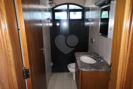 Sobrado à venda ou para alugar com 4 quartos, sendo 2 suítes, no Centro, Araraquara, SP