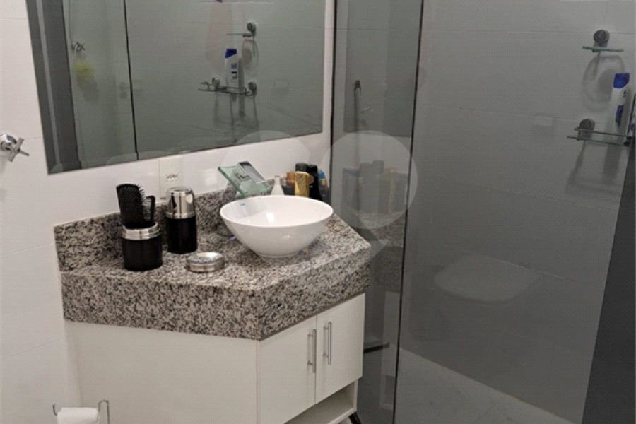 Sobrado à venda com 4 quartos, sendo 2 suítes, em Jaraguá, São Paulo, SP