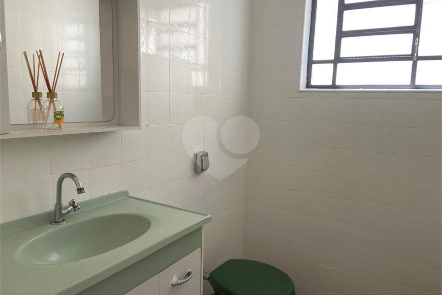 Sobrado à venda com 3 quartos, sendo 1 suíte, em Parque Maria Domitila, São Paulo, SP