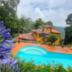 Casa à venda com 5 quartos, sendo 4 suítes, no condomínio Alpes da Cantareira, Mairiporã - SP