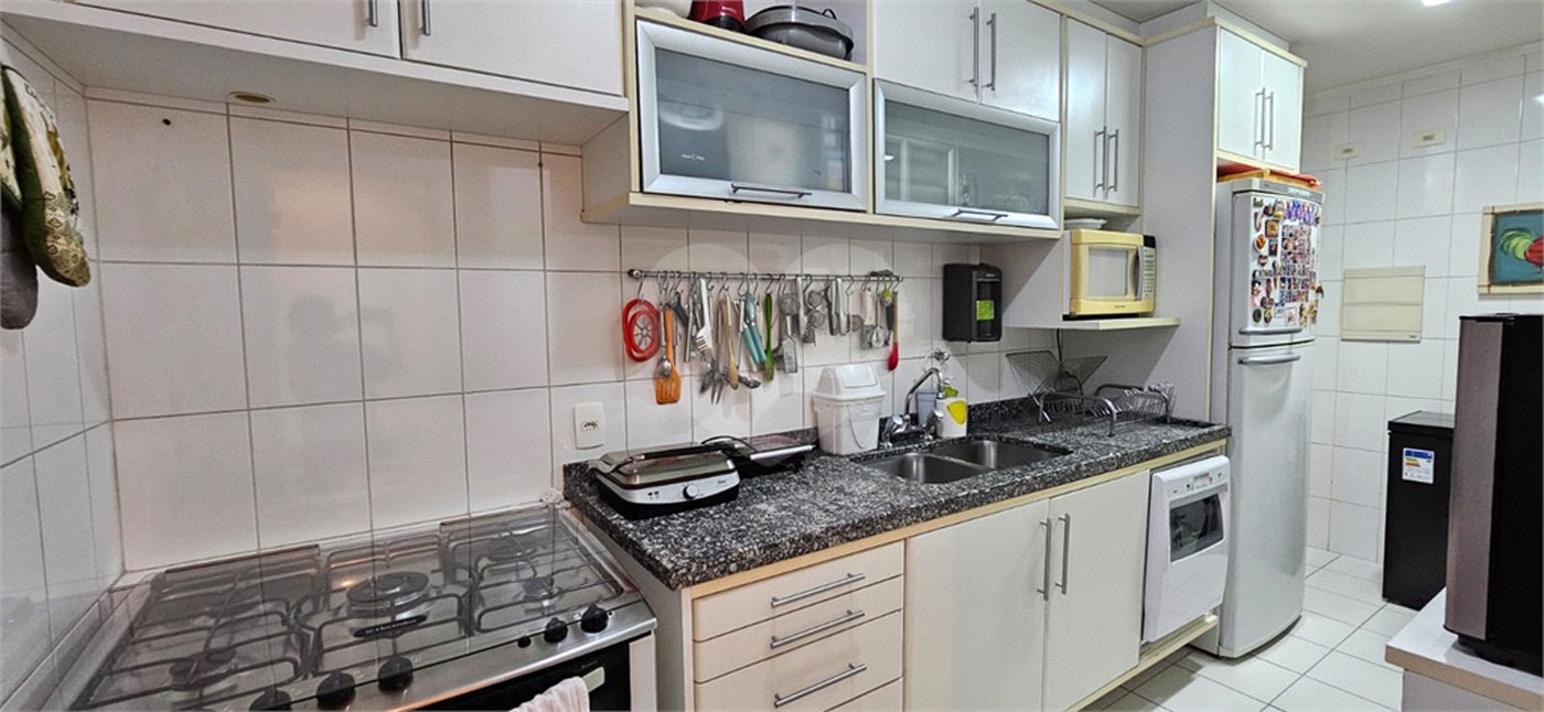 Apartamento à venda com 3 quartos, sendo 2 suítes, em Pinheiros, São Paulo, SP