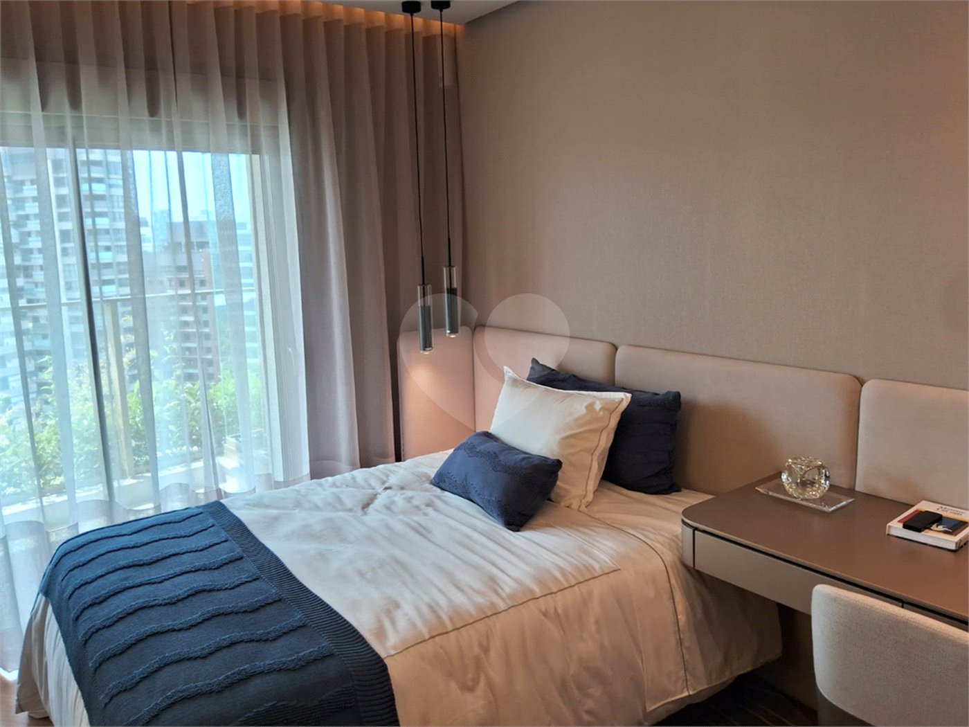 Apartamento à venda com 3 suítes em Moema, São Paulo, SP