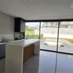 Casa à venda ou para alugar com 5 quartos, sendo 4 suítes,  no condomínio Equilibrium, Atibaia - SP