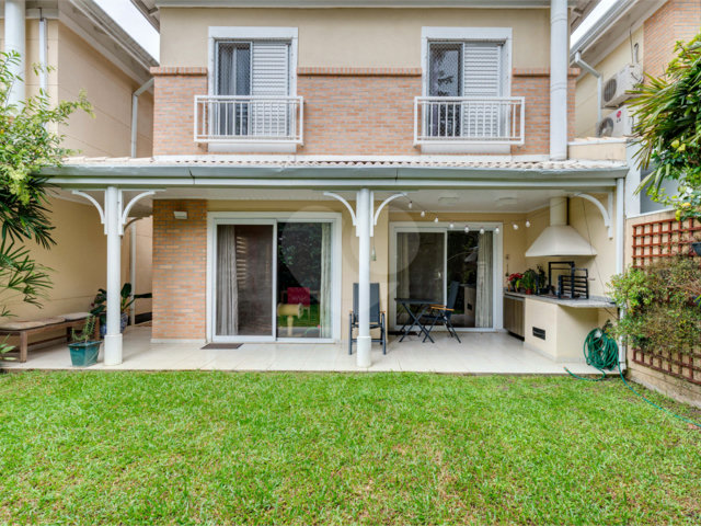 Casa à venda com 3 suítes no condomínio Villa Splendore, São Paulo - SP