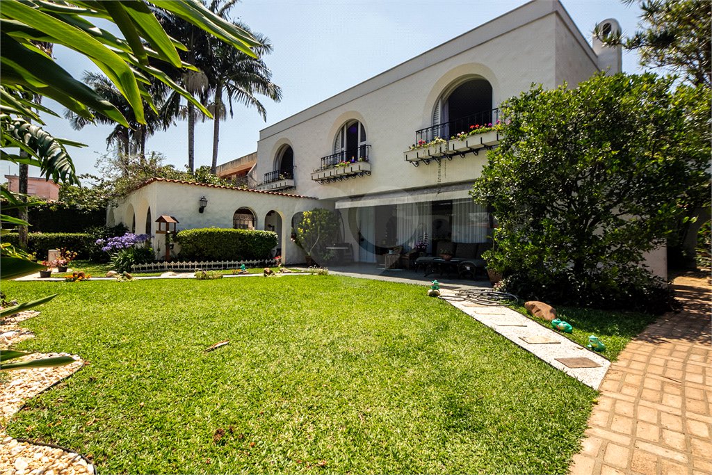 Casa à venda com 4 quartos, sendo 2 suítes,  em Interlagos, São Paulo, SP
