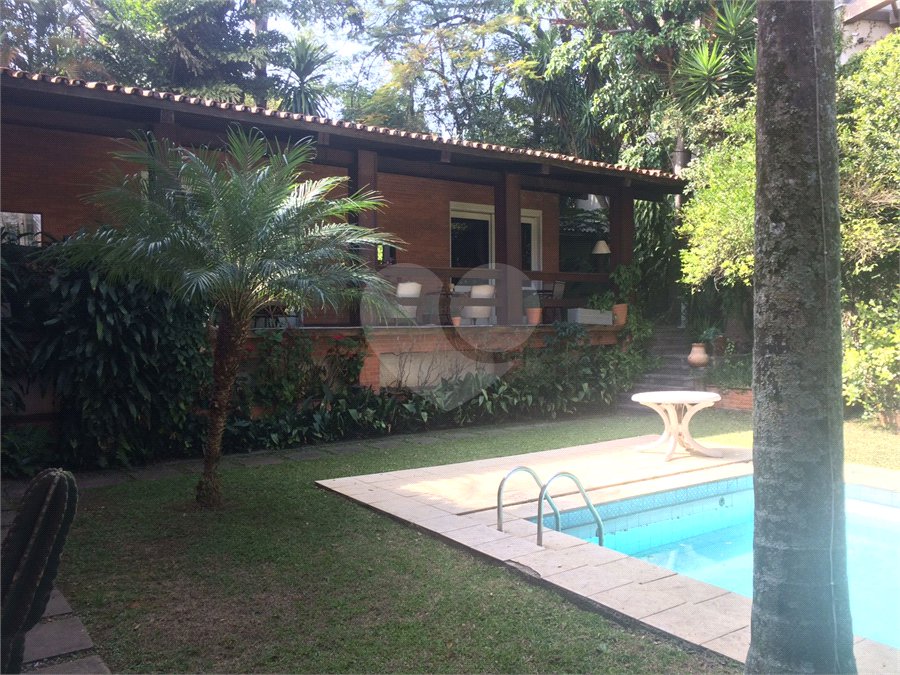 Casa à venda ou para alugar com 4 quartos, sendo 2 suítes, em Jardim Guedala, São Paulo, SP