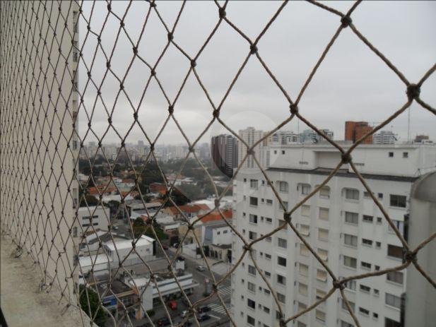 Apartamento à venda com 3 quartos, sendo 1 suíte, em Moema, São Paulo, SP