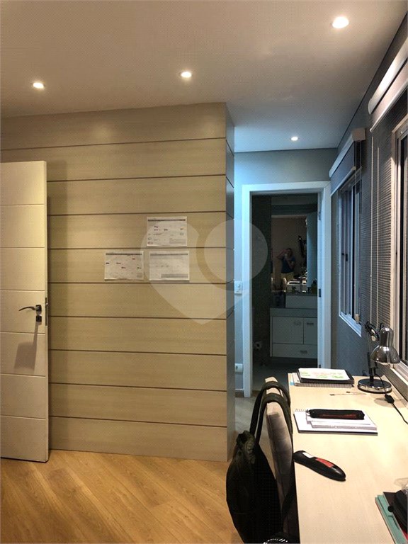 Sobrado à venda com 3 quartos, sendo 2 suítes,  em Vila Nivi, São Paulo, SP