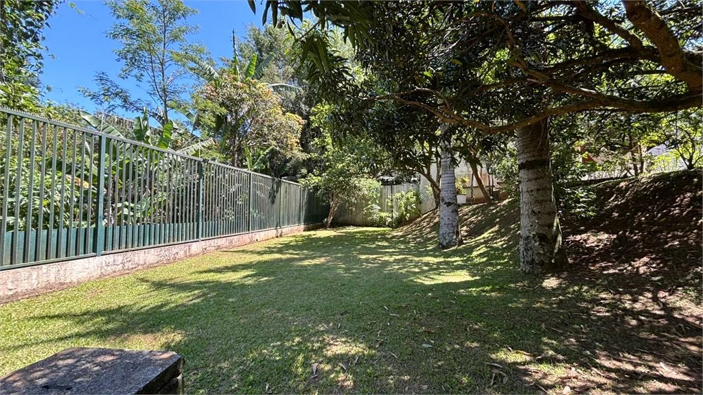 Casa à venda com 3 quartos, sendo 1 suíte,  no condomínio Villagio da Granja, Cotia - SP