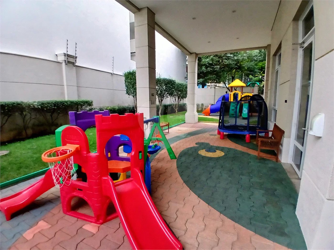 Santana Alto Padrão/Porteira Fechada, Apto. 260 m² 4 Suítes, 5 vagas 2 depósitos privativos