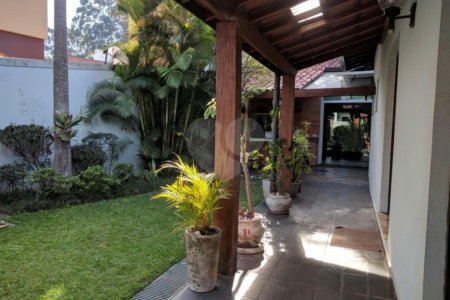 Sobrado à venda ou para alugar com 5 quartos, sendo 3 suítes, em Jardim Marajoara, São Paulo, SP