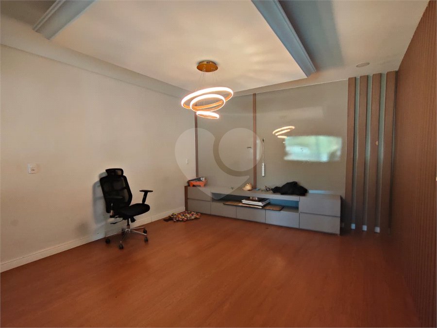Casa Térrea à venda com 4 quartos, sendo 1 suíte, em Vila Mazzei, Itapetininga, SP