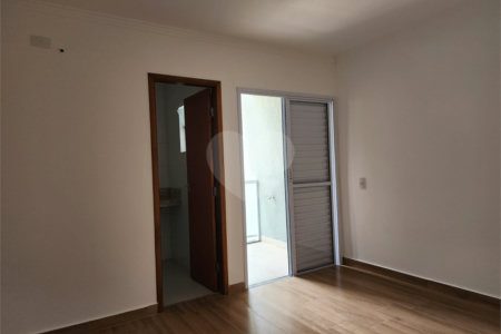 Sobrado à venda com 3 quartos, sendo 1 suíte,  em Vila Nivi, São Paulo, SP