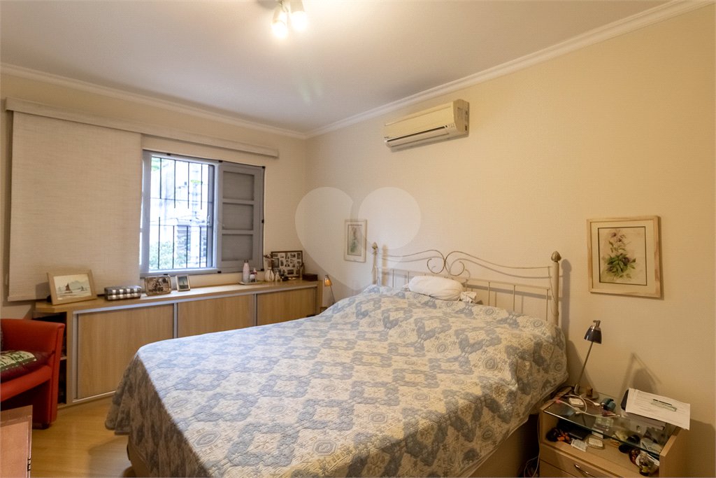 Casa à venda com 3 quartos, sendo 1 suíte,  em Parque Colonial, São Paulo, SP