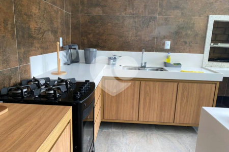 Casa à venda com 4 suítes, no Centro / Arraial D'ajuda, Porto Seguro, BA