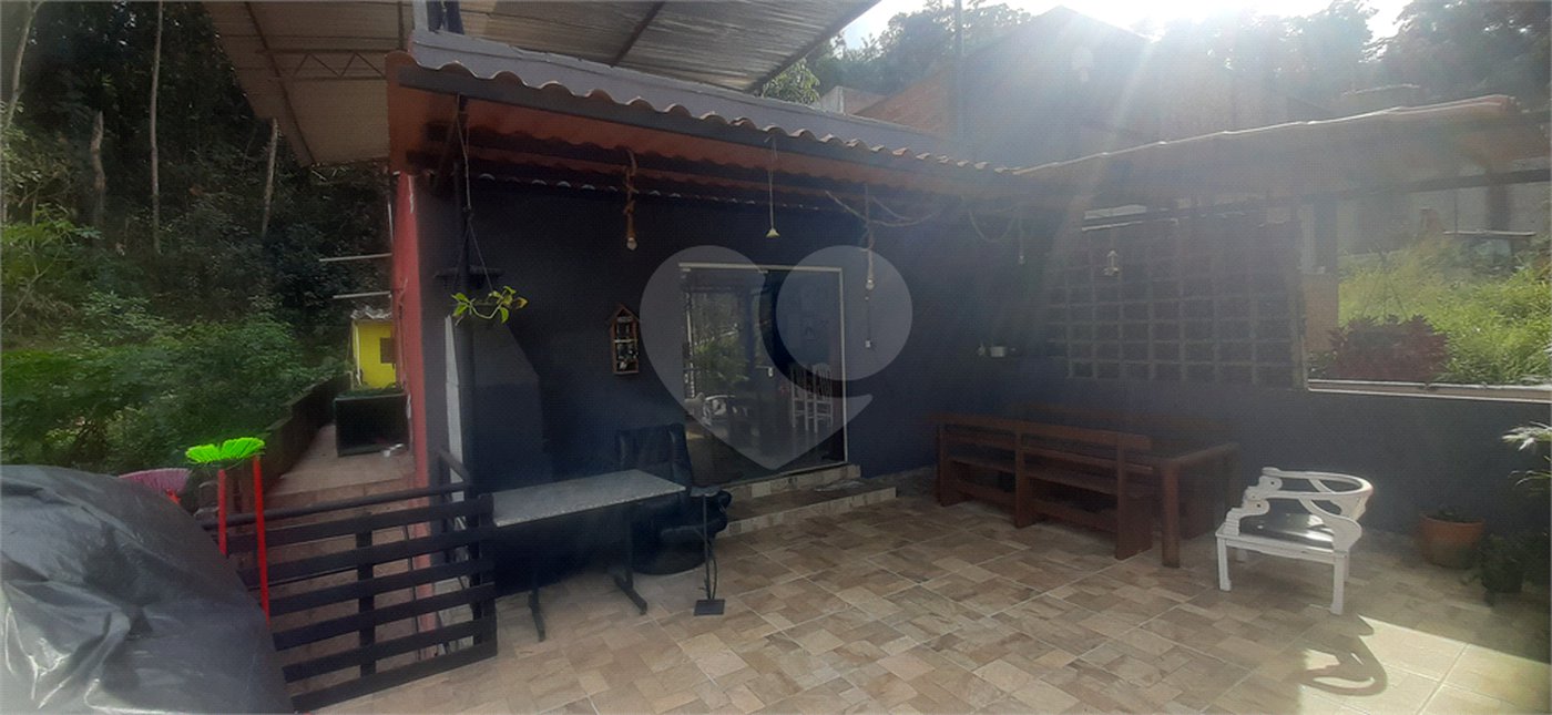 Sobrado à venda com 3 quartos, sendo 1 suíte, em Serra da Cantareira, Mairiporã, SP