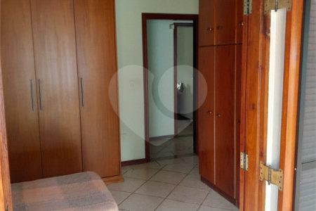 Chácara à venda com 4 quartos, sendo 1 suíte,  em Vila Dom Pedro, Atibaia, SP