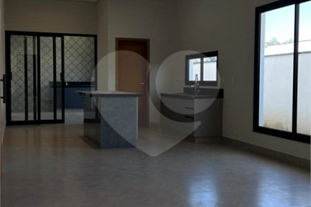 Casa à venda com 4 quartos, sendo 3 suítes, no condomínio Residencial Mont'alcino, Valinhos - SP