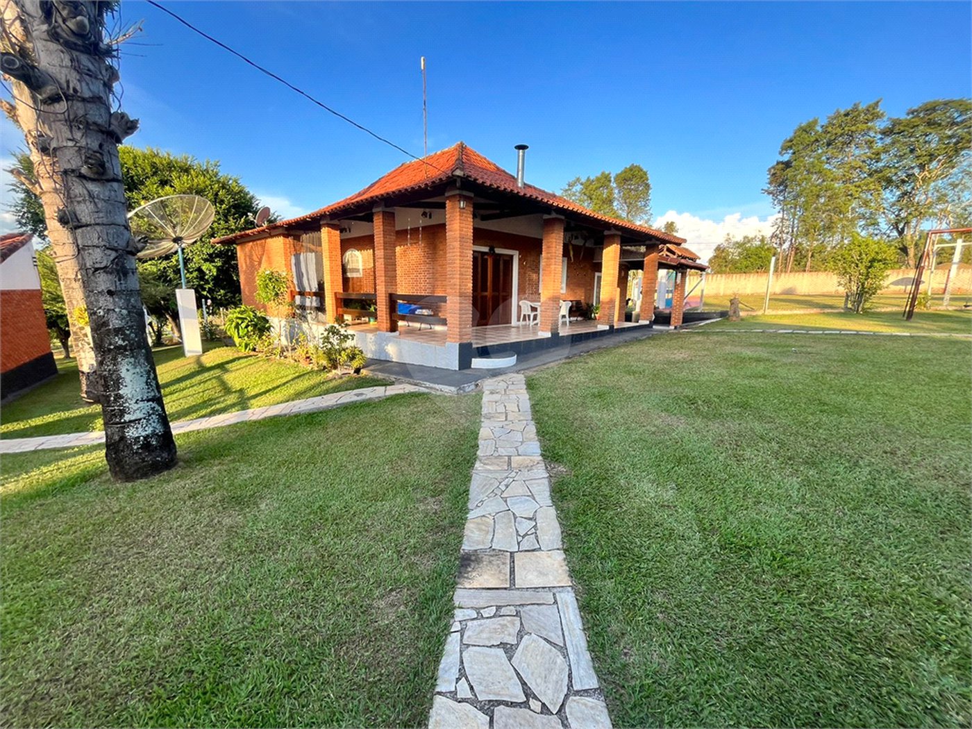 Chácara à venda com 6 quartos, sendo 1 suíte,  em Cercadinho, Alambari, SP