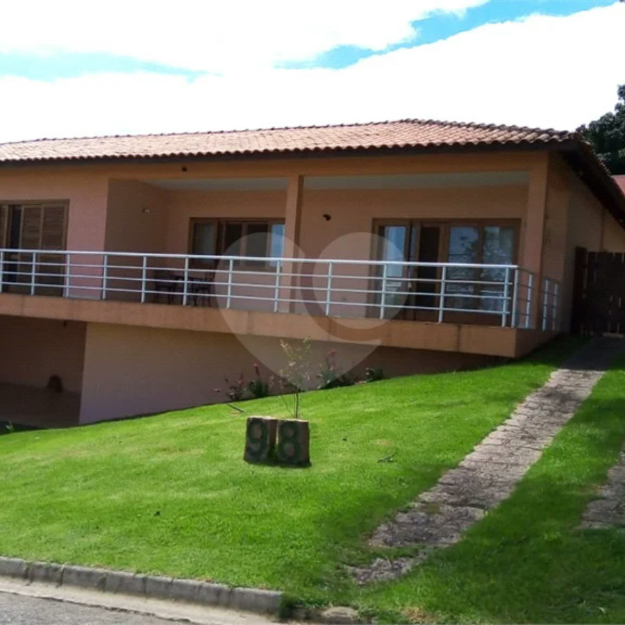 Casa à venda com 4 suítes no condomínio Parque dos Resedas, Itupeva - SP