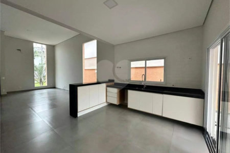 Casa à venda com 3 quartos, sendo 1 suíte, no condomínio Residencial Villa Verona, Sorocaba - SP