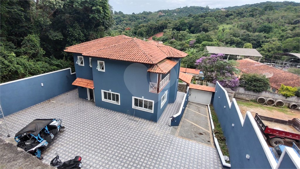 Casa à venda com 3 quartos, sendo 2 suítes,  em Serra da Cantareira, Mairiporã, SP