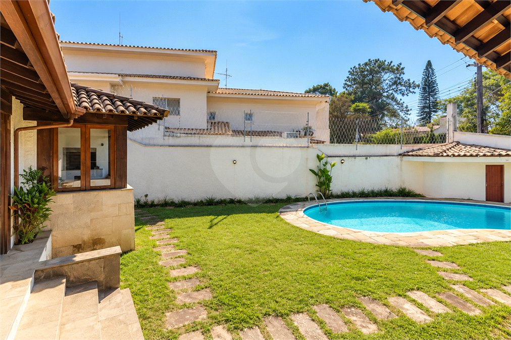 Casa Térrea à venda com 4 quartos, sendo 2 suítes, em Alto da Boa Vista, São Paulo, SP