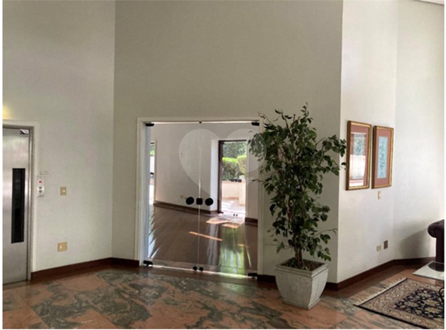 Apartamento à venda com 4 quartos, sendo 2 suítes,  em Moema, São Paulo, SP