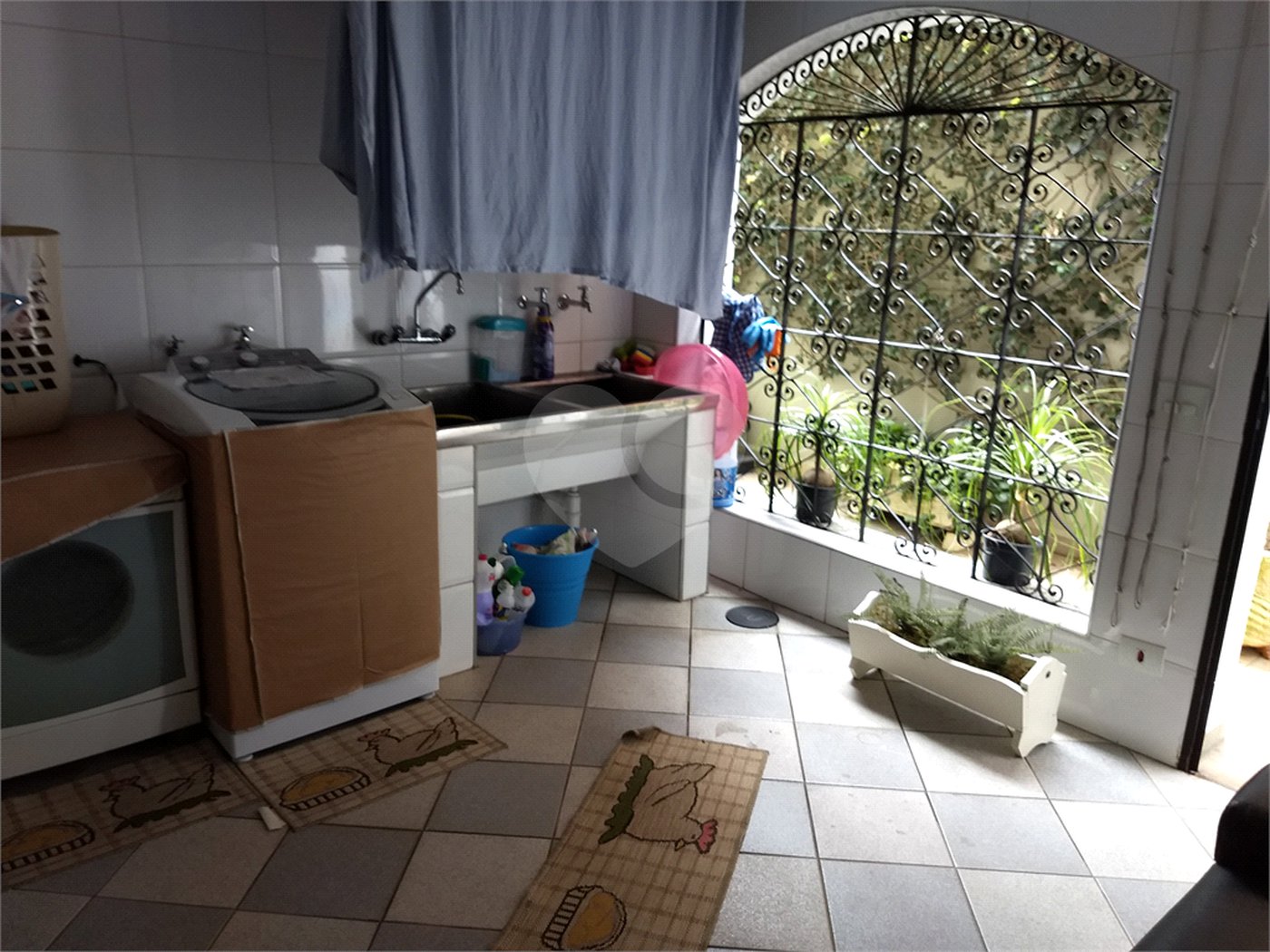 Casa Térrea à venda ou para alugar com 4 suítes em Horto, São Paulo, SP